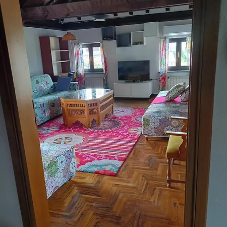 公寓 Hala' House *