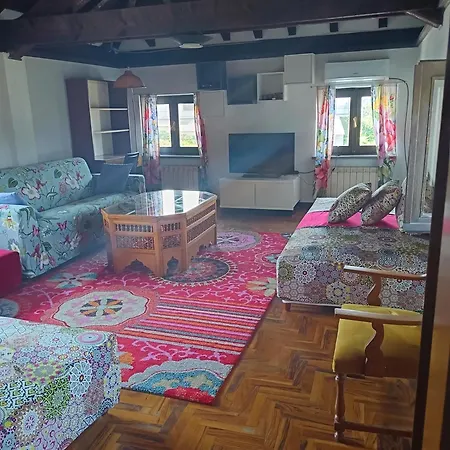 Hala' House 公寓 卡斯特尔图-苏帕提茨诺