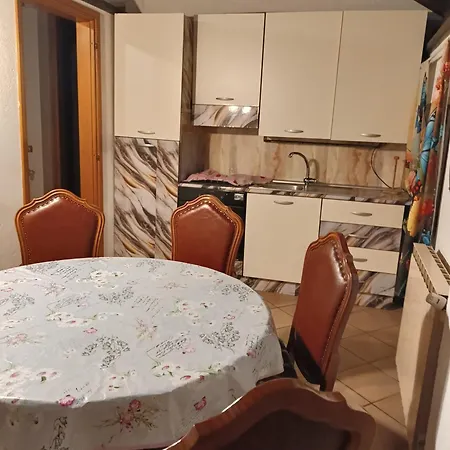公寓 Hala' House *